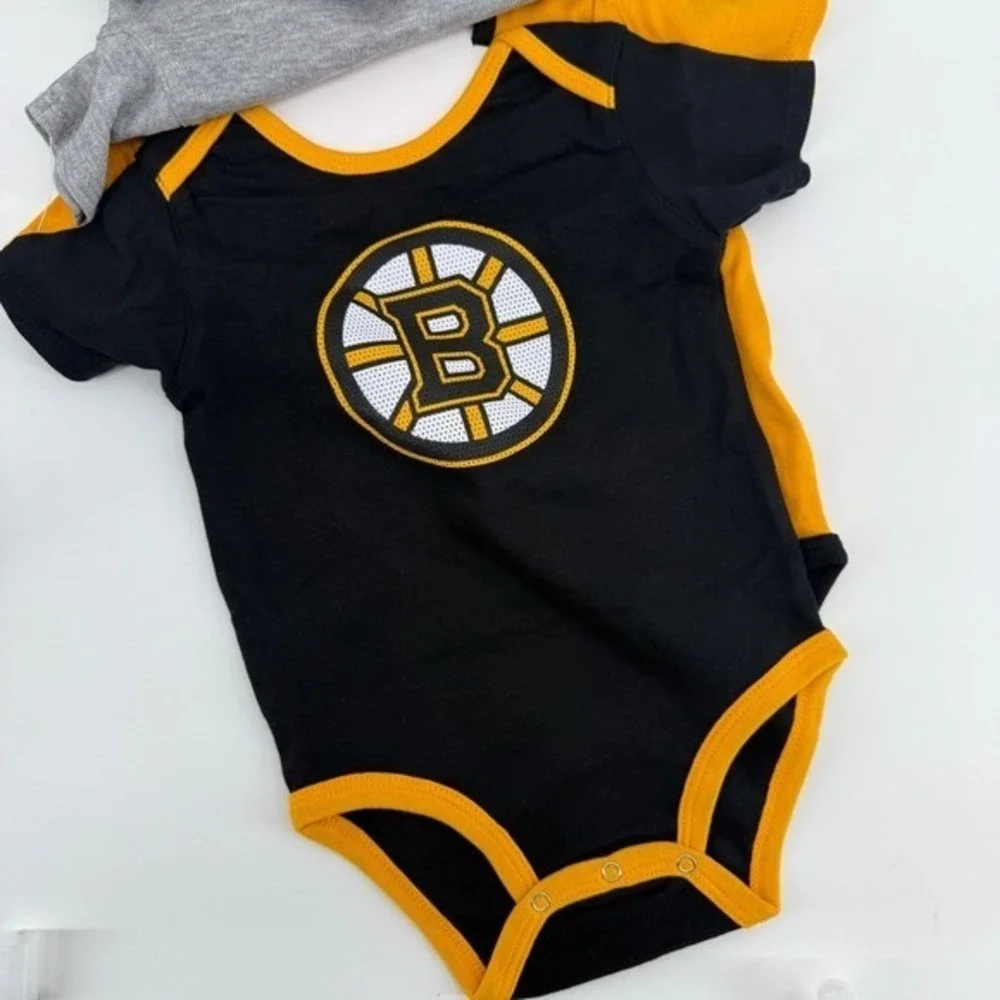 Boston Bruins Kids 12-18M 3 Piece Bodysuit Set NHL Hockey Baby